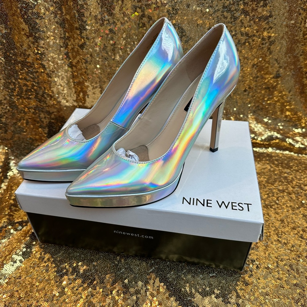 NIB - NINE WEST Silver Metallic Danca Platform Pumps
